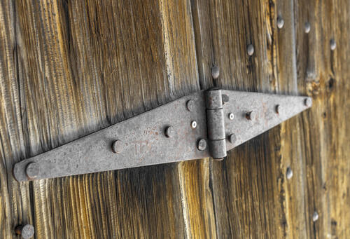 Old Hinge